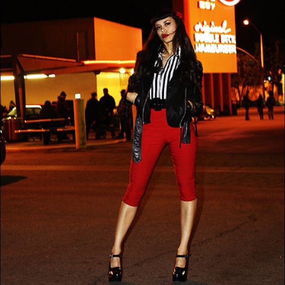Pinup Girl Clothing Pants - Red Pinup Girl Clothing Deadly Dames Capri Pants